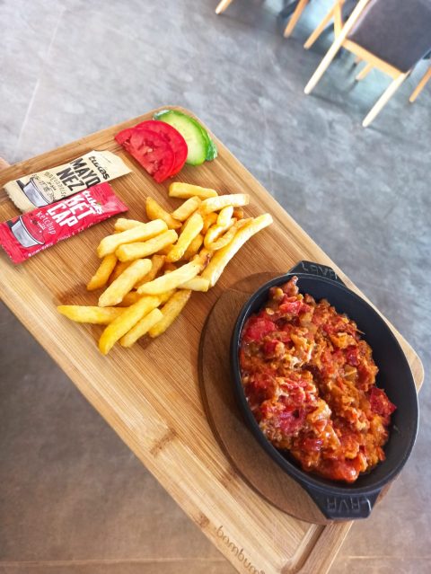 Güveçte Menemen